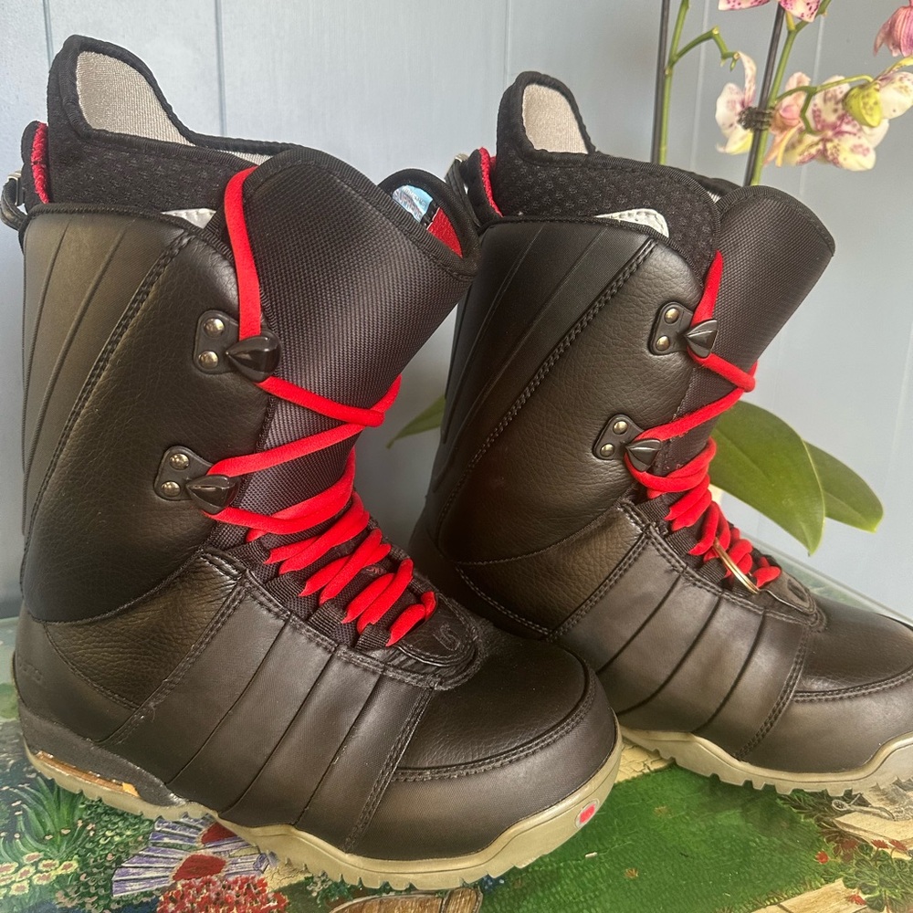 Burton Black and Red Women's Supreme Snowboard Boots - Picture 10 of 11